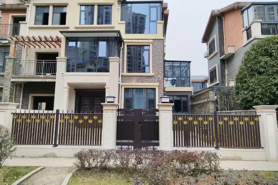 Customized Aluminium Fence for Villa