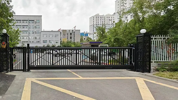 Cantilever Sliding Gate-case-05