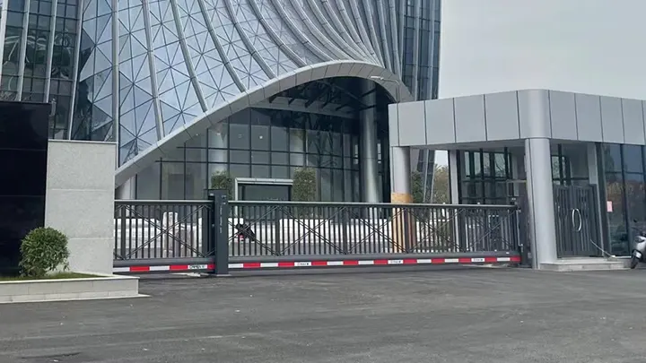 Cantilever Sliding Gate-case-08