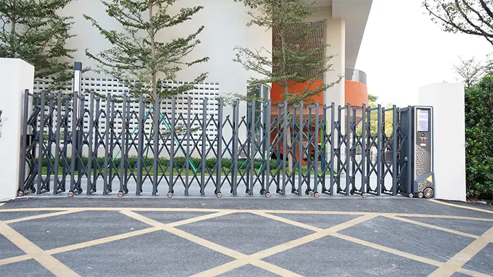 Electric Retractable Gate Case