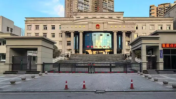 Retractable Gate Case