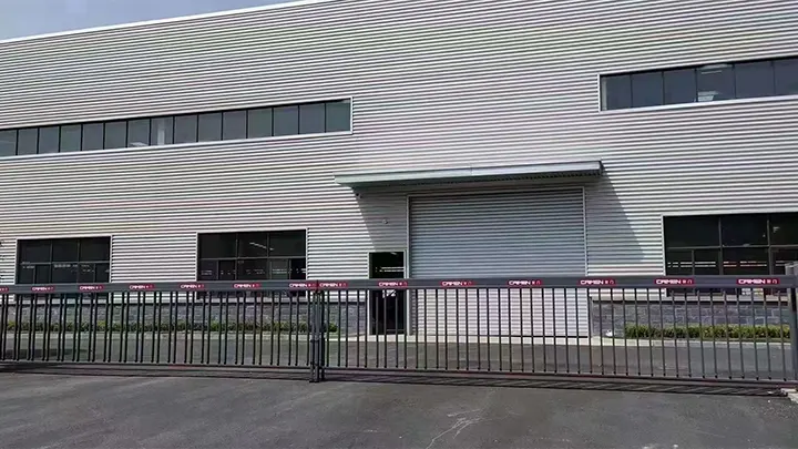 Vertical Pivot Gate-case-05