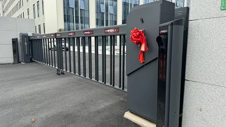 Vertical Pivot Gate-case-13